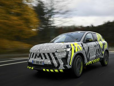 100 Renault Austral auf Erprobungsfahrt