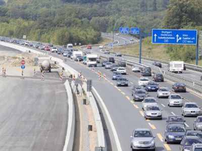 Stauprognose: Ferienwelle nimmt weiter Fahrt auf