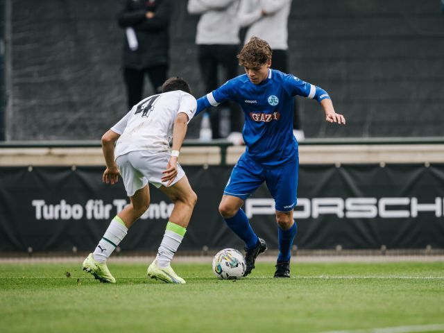 Beim Porsche-Fußball-Cup fielen Tore für 13.500 Euro - Bild 1