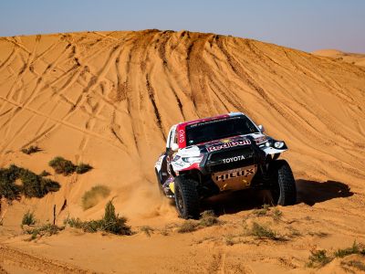 Dakar 2023: Toyota und Husqvarna vorn
