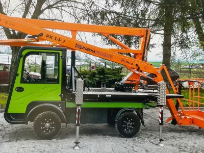 Die erste elektrische Arbeitsbühne mit Straßenzulassung