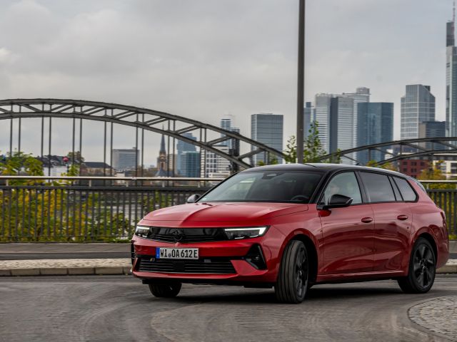 Vorschau: Ein Gespräch, ein E-Kombi und eine Haifischnase - Bild 1