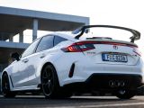 Der Honda Civic Type R schmückt sich mit Carbon - Bild 5