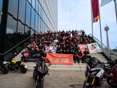 Ducati führt über 19.000 Motorradfahrer rund um den Erdball zusammen