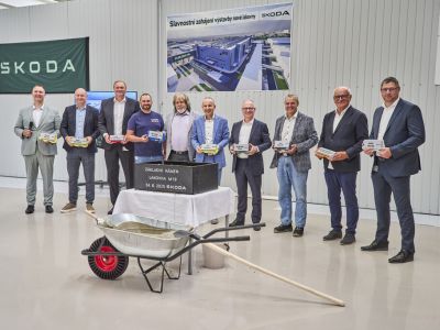 Skoda legt Grundstein für neue Lackiererei