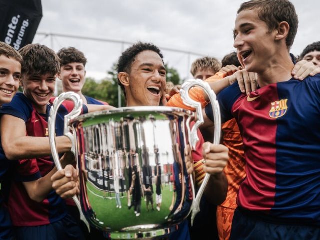 U15-Mannschaften kicken um den Porsche-Fußball-Cup - Bild 1