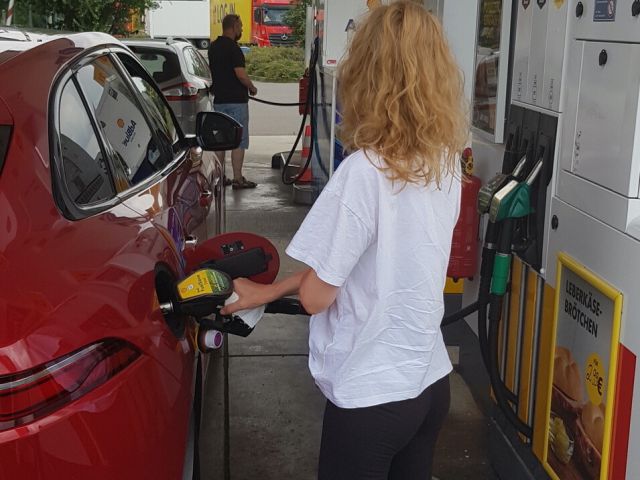 Je nach Bundesland bis zu zehn Cent Unterschied - Bild 1