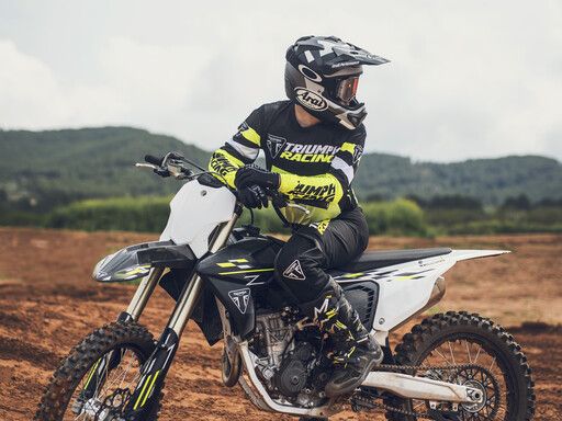 Triumph steigert die Performance der TF 250-X - Bild 1