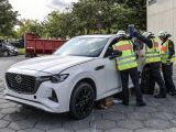 Die Feuerwehr übt am Mazda CX-60 - Bild 2