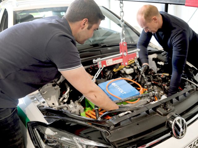 Fernsehdoku: „Mein Verbrenner wird elektrisch“ - Bild 1