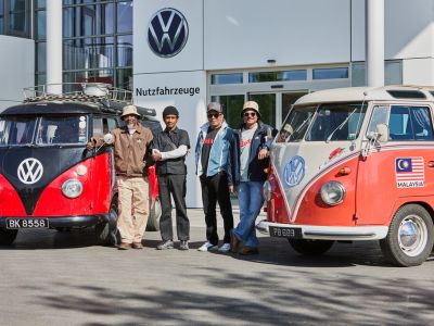 Zwei Bullis aus Malaysia besuchen ihre Geburtsstätte