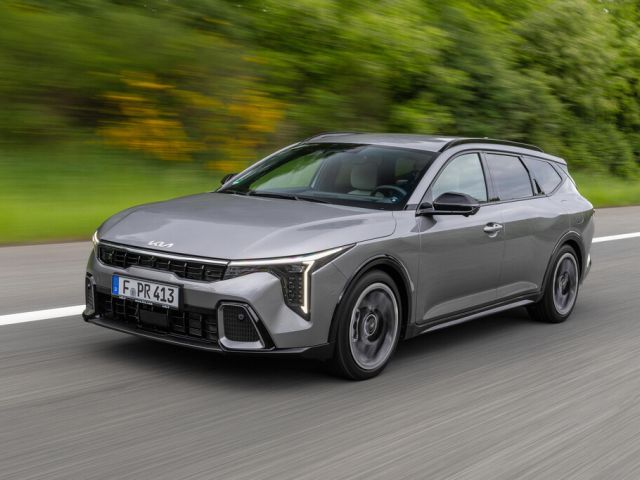 Fahrbericht Kia K4 Sportswagon: Familienfreund für Verbrennerfans - Bild 1