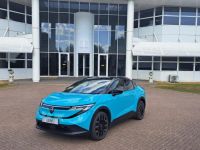 Nissan steuert den Leaf bei