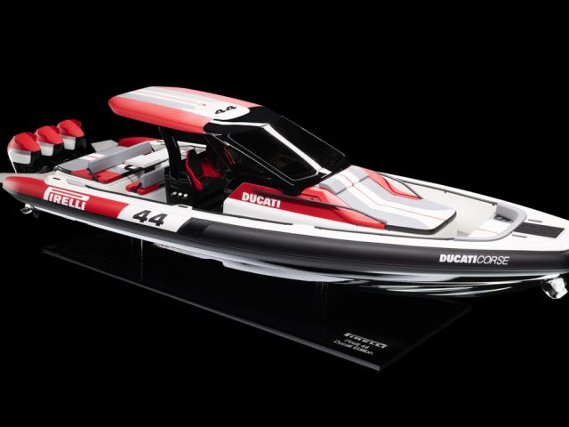 Ducati geht mit 1500 PS aufs Wasser - Bild 1