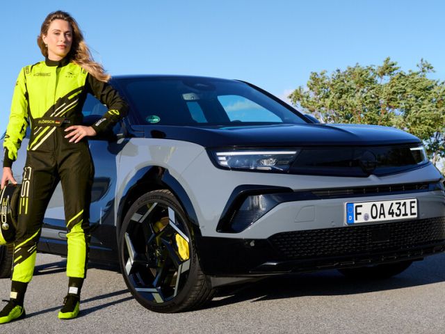 Opel startet GSE-Kampagne mit Sophia Flörsch - Bild 1