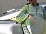 Eine Jacke greift Merkmale des Peugeot Inception Concept auf - Bild 3