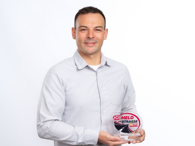 Held der Straße: Feuerwehrmann rettet bewusstloser Frau das Leben - Bild 1