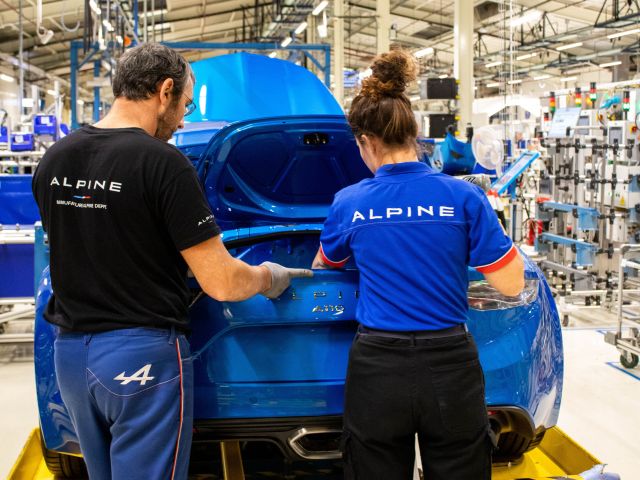 Alpine-Werksbesichtigung in Dieppe: In der Ruhe liegt die Kraft - Bild 1