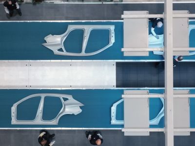 Seat nimmt neue Presse in Betrieb