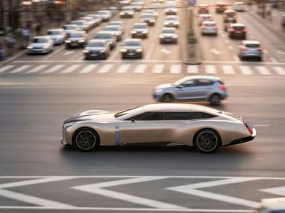 Acht Meter lang, sechs Sitze und über 1000 PS