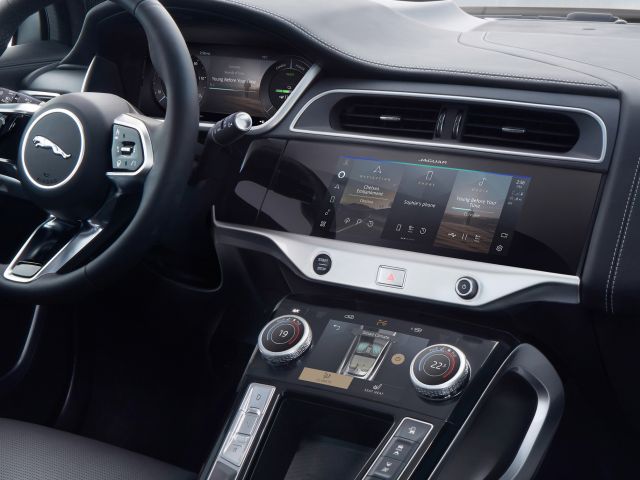 Alexa fährt im Jaguar mit - Bild 1