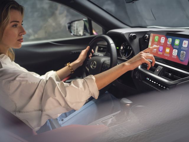 Lexus wertet den UX 250h auf - Bild 1