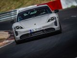 Porsche Taycan dreht Rekordrunde auf der Nordschleife - Bild 3