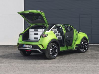 Bott baut den Opel Mokka Electric zum Serviewagen um