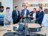 Porsche eröffnet „Erlebniswerkstatt“ für Schüler - Bild 4