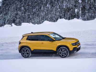 Jeep elektrisiert auch im Gelände