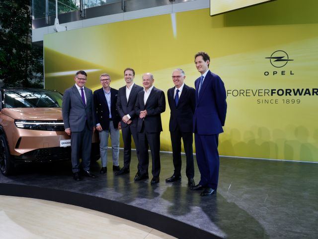 Opel feiert 125 Jahre Automobilbau - Bild 1