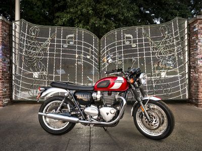 Triumph legt die Bonneville als limitierte Elvis-Edition auf