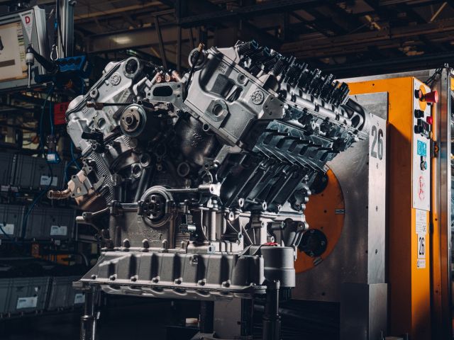 Bentley nimmt Abschied vom W12 - Bild 1