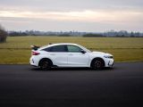 Der Honda Civic Type R schmückt sich mit Carbon - Bild 4
