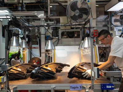 Stellantis bereitet Scheinwerfer und Displays wieder auf