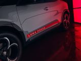 Alfa Romeo bringt Luna Rossa vom Wasser auf die Straße - Bild 14