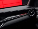Alfa Romeo bringt Luna Rossa vom Wasser auf die Straße - Bild 27