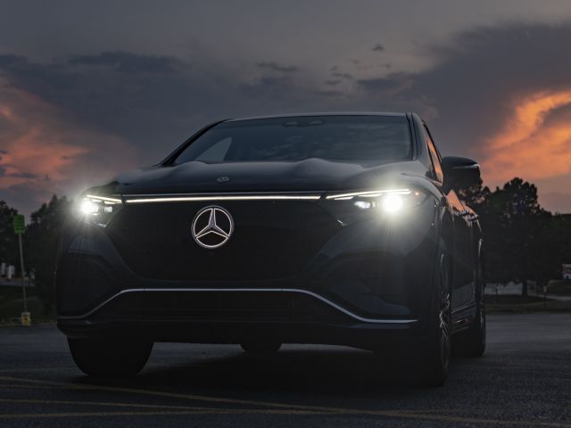 Fahrbericht Mercedes-Benz EQS SUV: Mehr Platz, mehr Gelände - Bild 1