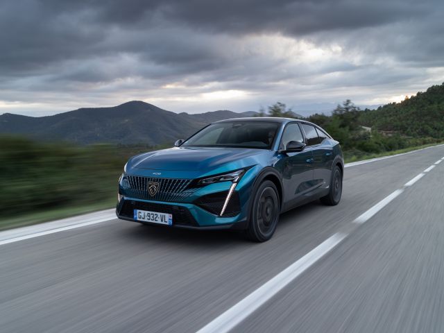Peugeot 408 Hybrid spart bis zu 15 Prozent - Bild 1