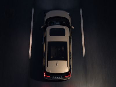 Volvo kündigt Elektro-Van EM90 an