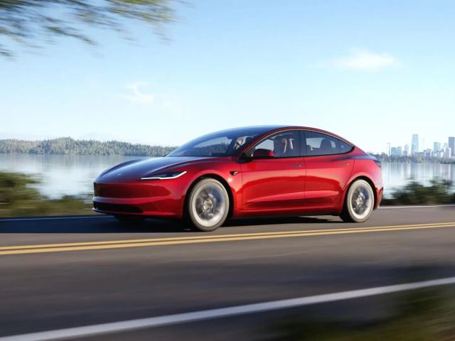 IAA 2023: Tesla liftet Model 3 - Bild 1