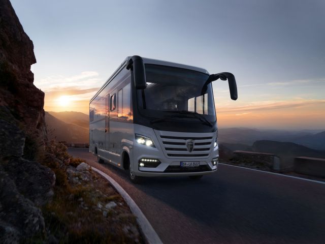 Wohnmobil-Luxus auf acht Metern - Bild 1