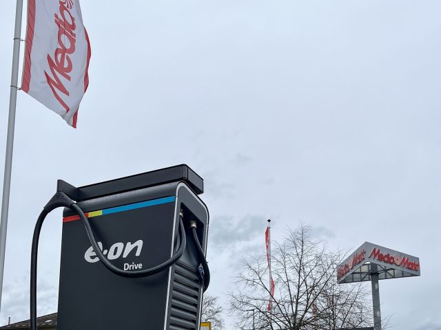 Eon stattet Media Markt Saturn mit Schnellladesäulen aus - Bild 1