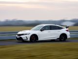 Der Honda Civic Type R schmückt sich mit Carbon - Bild 3