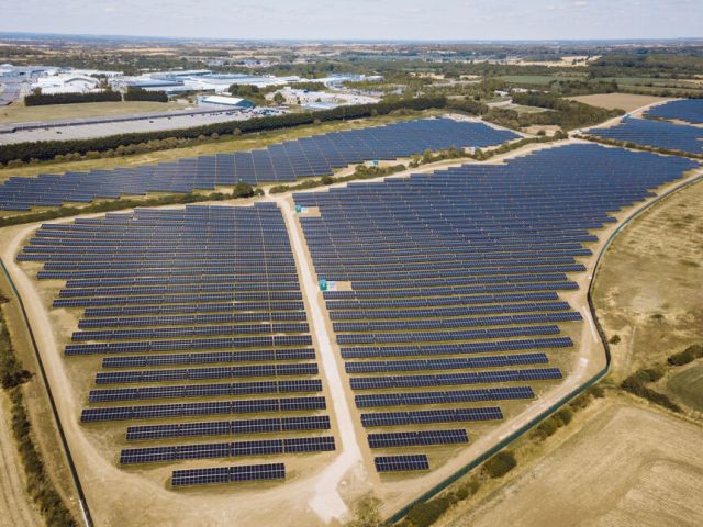 Jaguar Land Rover setzt auf Sonnenenergie - Bild 1