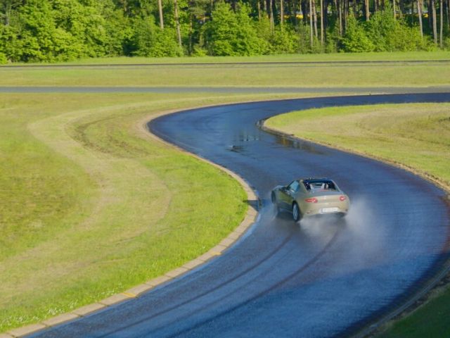 Der AvD testet Ganzjahresreifen - Bild 1