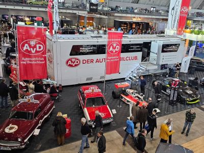 Historische Pannenhilfsfahrzeuge und Sim-Qualifying