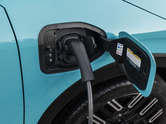 Fast jeder vierte Neuwagen ist ein Elektroauto - Bild 1