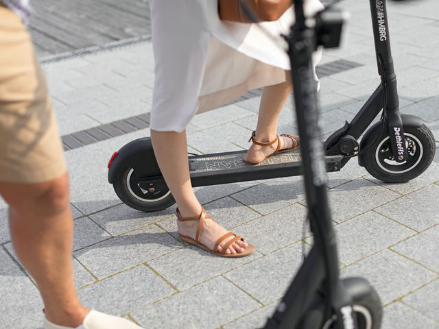 Caravan-Salon 2019: Dethleffs nimmt E-Scooter ins Programm - Bild 1
