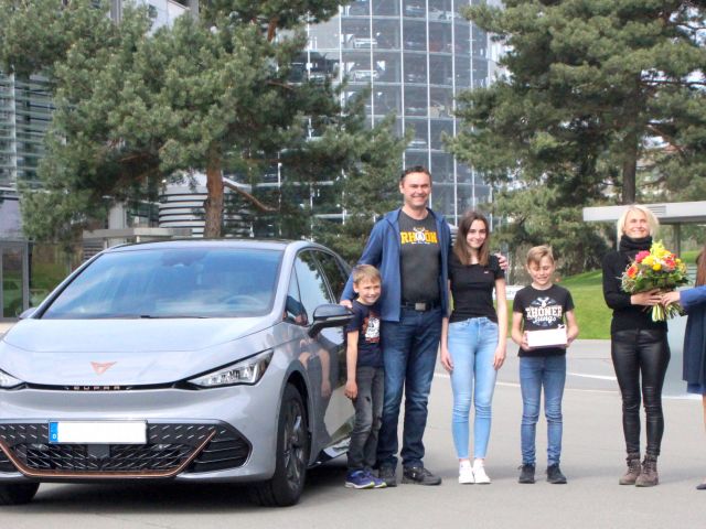 Erster Cupra Born in der Autostadt ausgeliefert - Bild 1